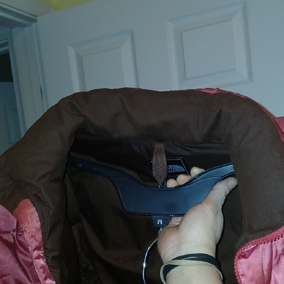 The North Face Red Puffer Jacket - Picture 11 of 11